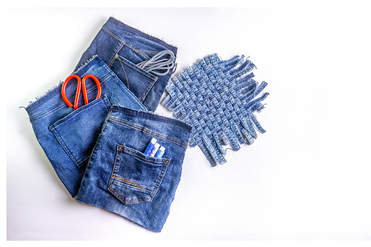 A pair of scissors and scissors in jeans pocket

Description automatically generated