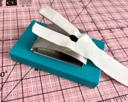 Zipper Pull Installer from Classi Creations