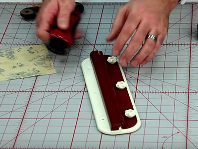 How to use the Linear (Manual) Shapener with 45mm blades